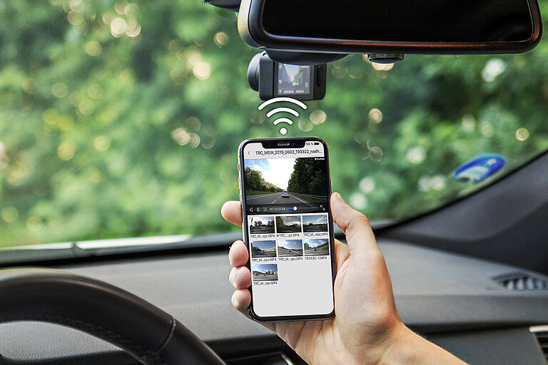 Snadné ovládání přes WiFi a telefon Snadné ovládání přes WiFi a telefon